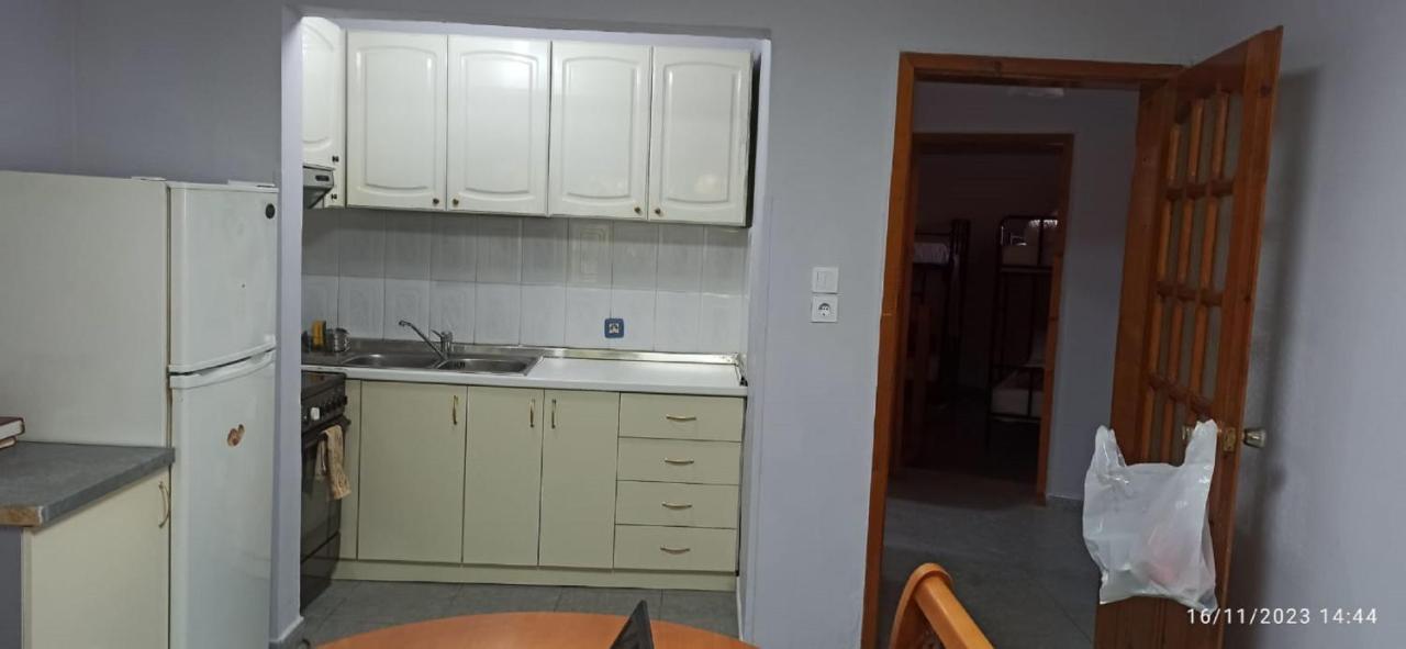 Royal Hostel Тирана Екстериор снимка