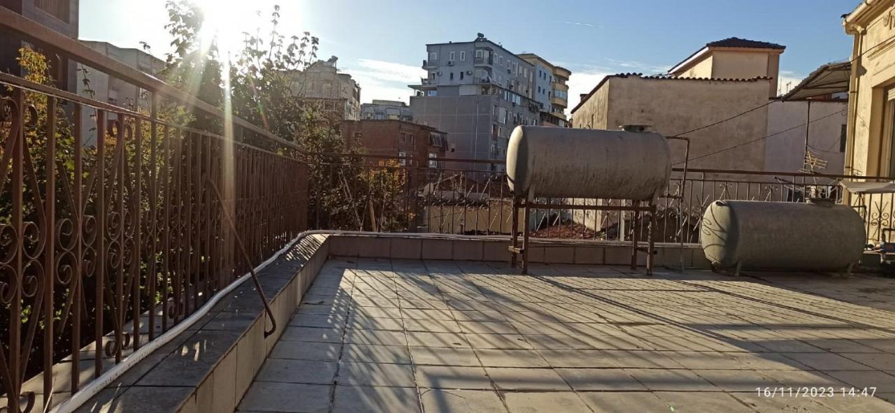 Royal Hostel Тирана Екстериор снимка