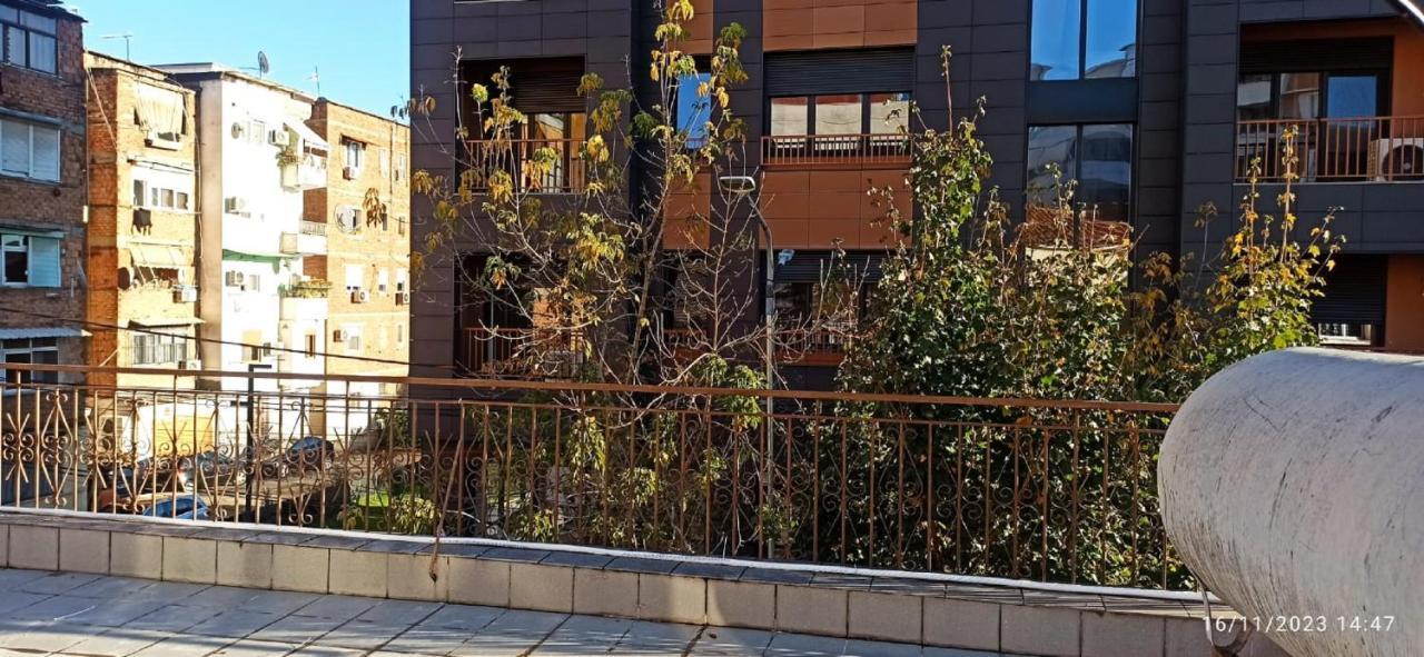 Royal Hostel Тирана Екстериор снимка
