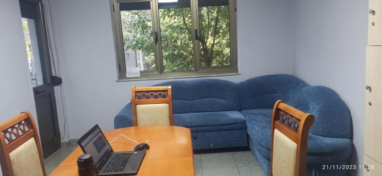 Royal Hostel Тирана Екстериор снимка