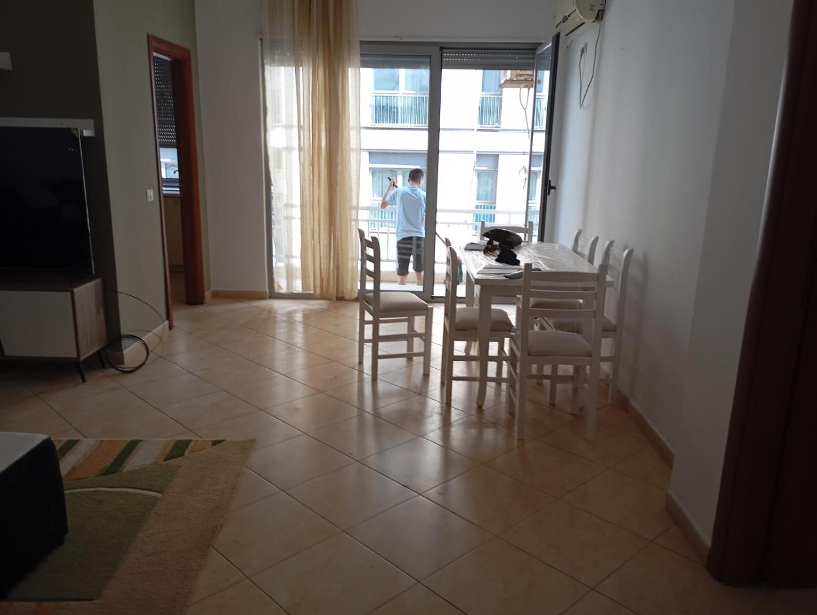 Royal Hostel Тирана Екстериор снимка