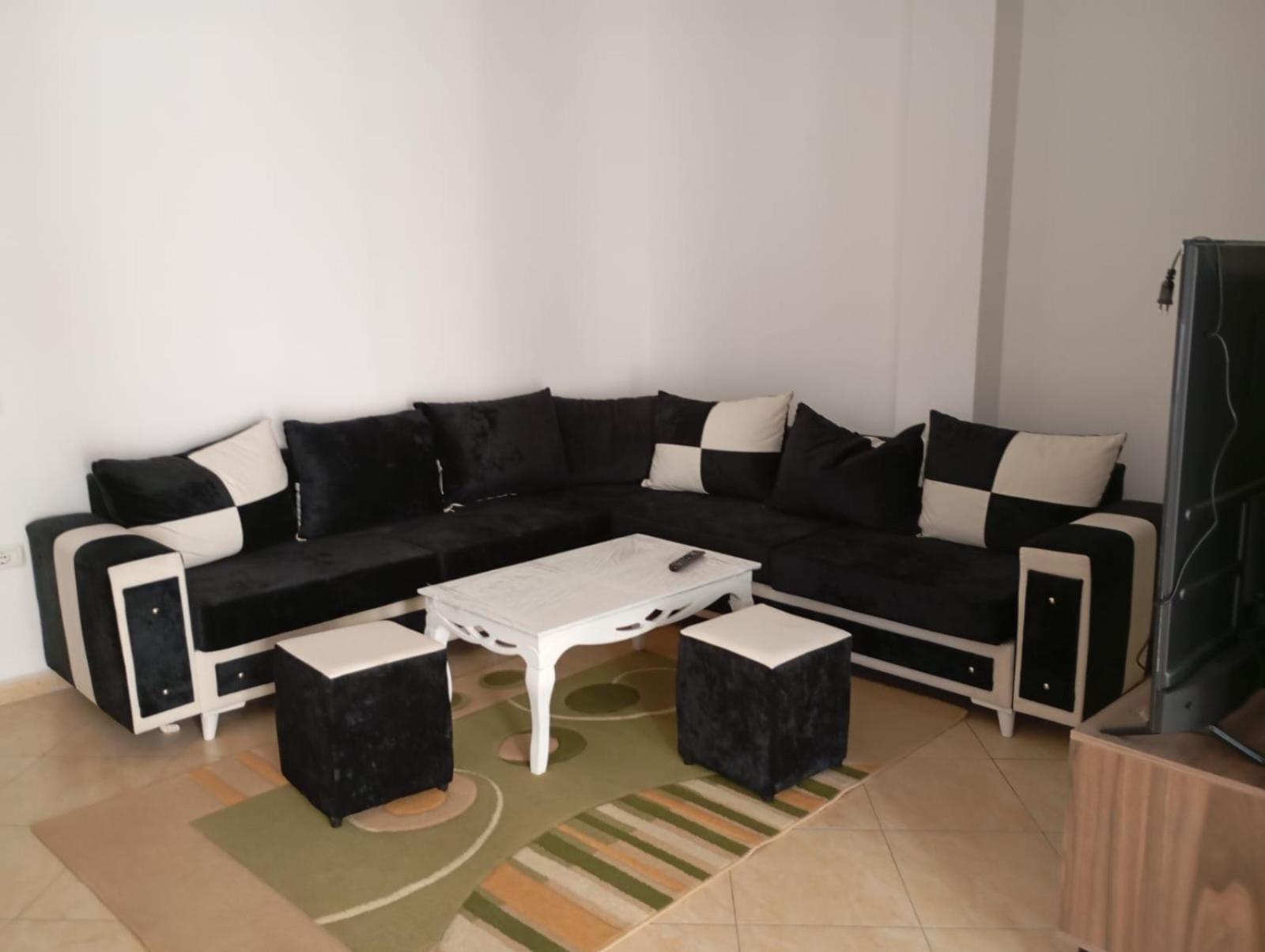 Royal Hostel Тирана Екстериор снимка
